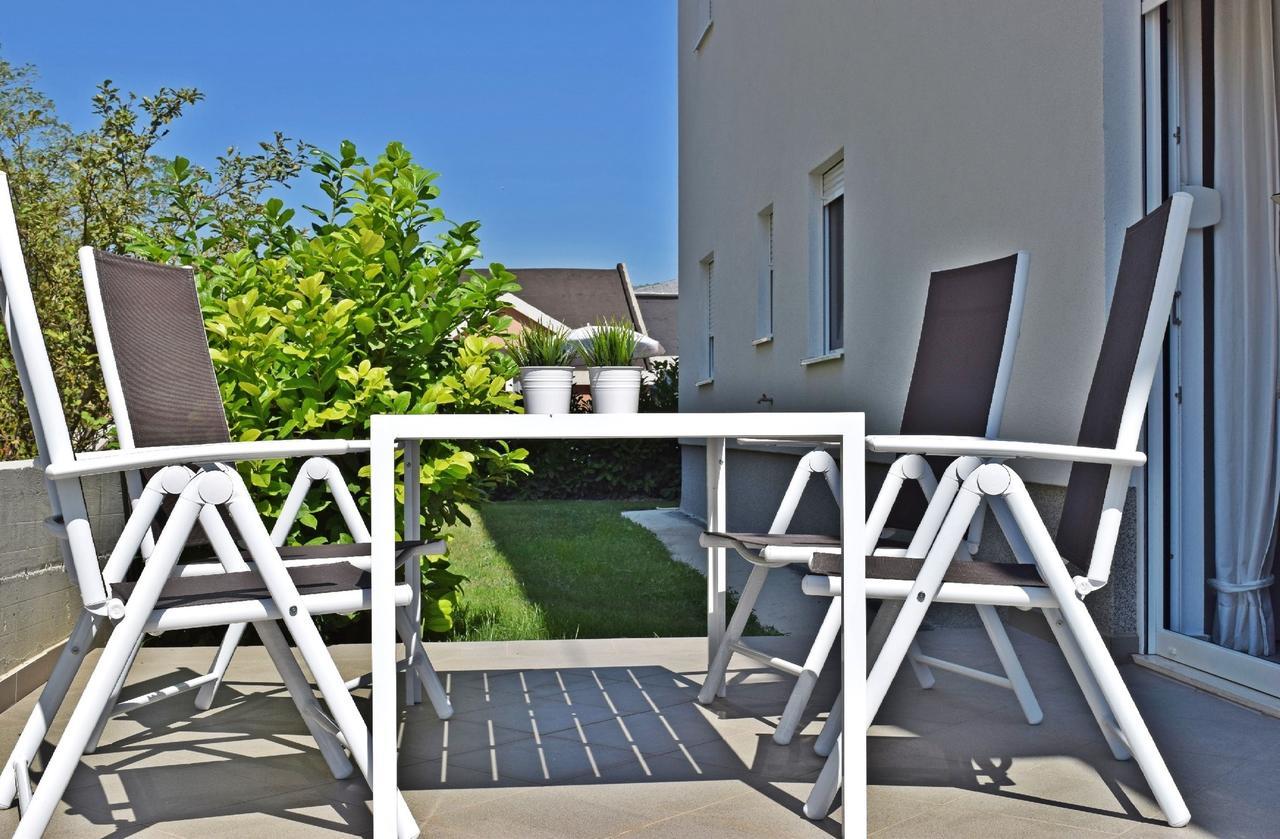 Apartments Roses Stobreč Extérieur photo