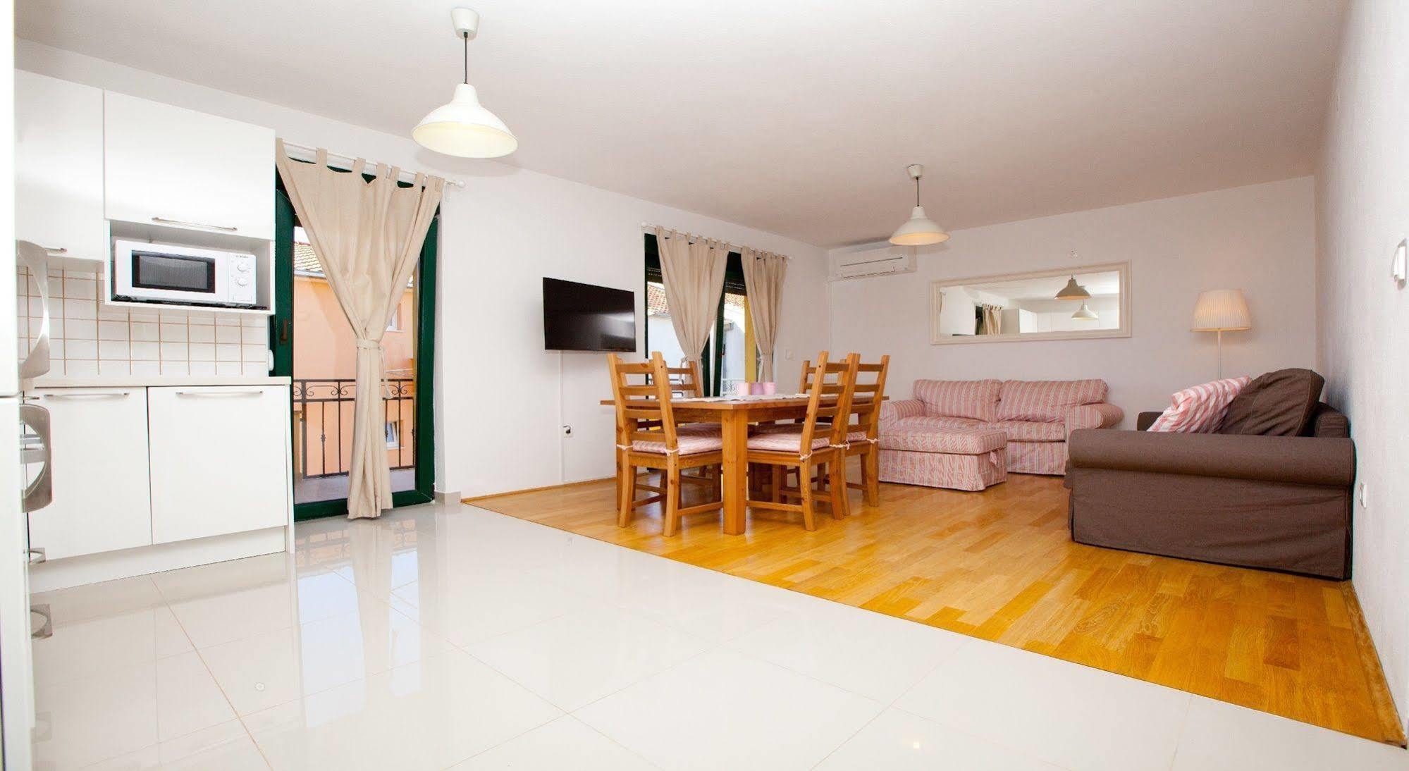 Apartments Roses Stobreč Extérieur photo